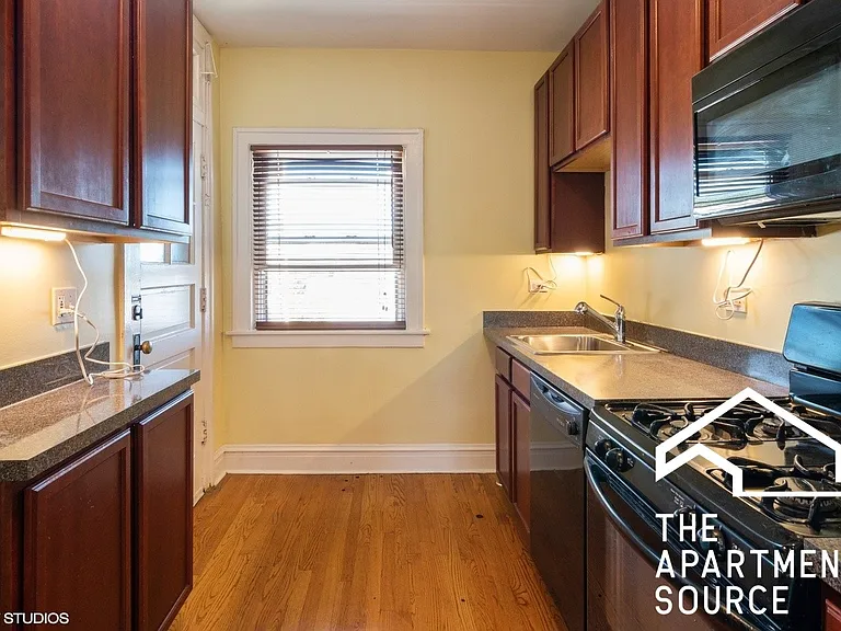 906 S Elmwood Ave #3 — Photo 4