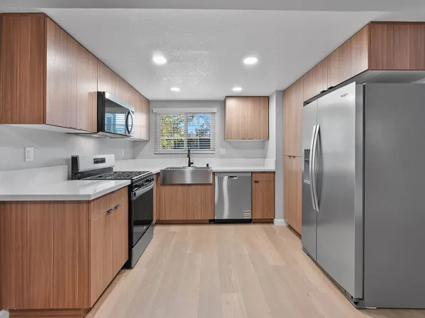 Countrywood Apartments