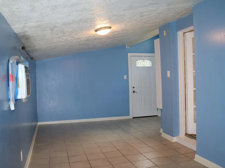 109 Delores St #K — Photo 18