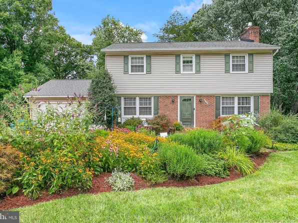 6102 Holly Tree Dr, Alexandria, VA 22310
