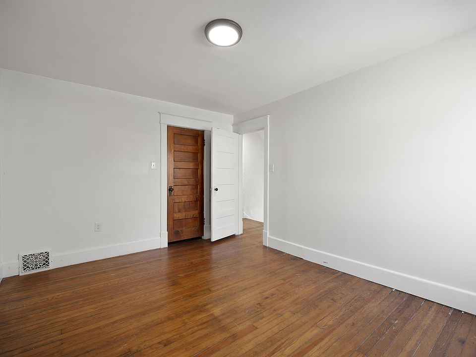 1st image of 4423 Windsor Ave