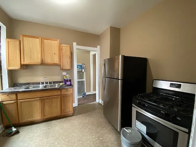 1601 S Lawndale Ave — Photo 6