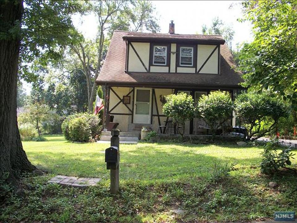 1st image of 587 Echo Glen Ave