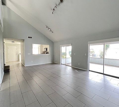 Huge entreatment area with direct access to back screaned patio