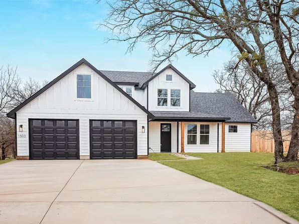 1503 Cross Oaks Ct, Graham, TX 76450