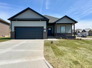 1110 S Strait Ave, Ozark, MO 65721