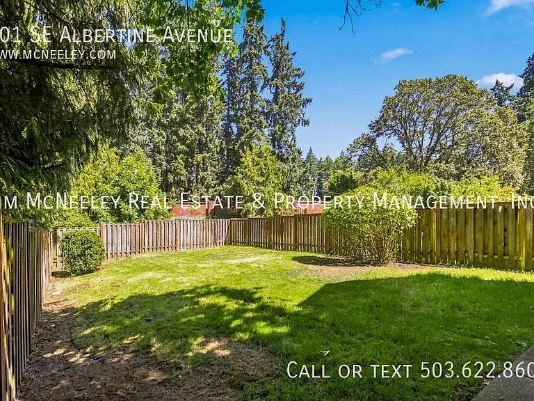 901 SE Albertine St — Photo 35