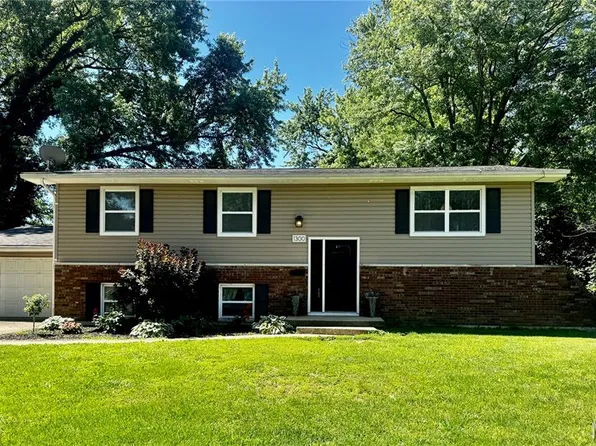1300 Chestnut St, Greenville, IL 62246