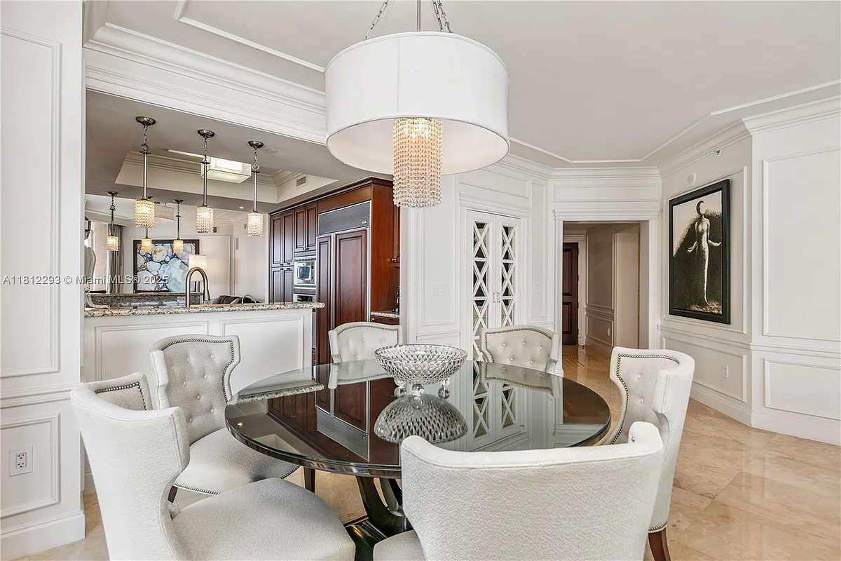 Building Photo - 17875 Collins Ave #1706