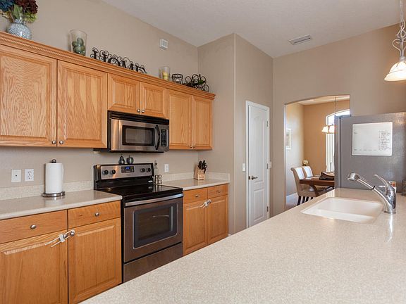 3rd image of 2960 Brandywine Cir