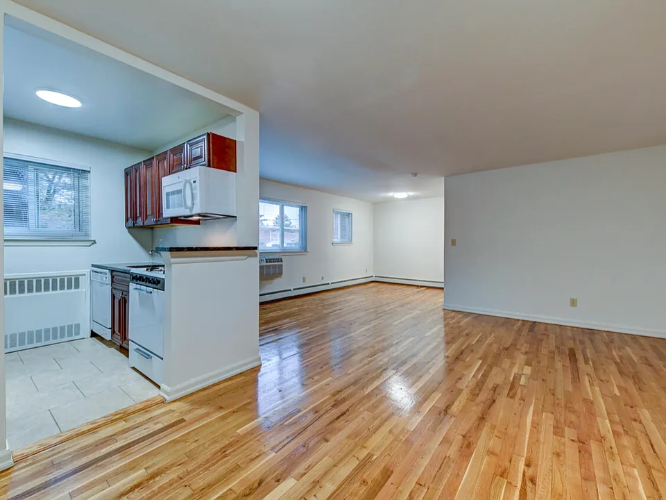 1 Waterview Dr #18E2