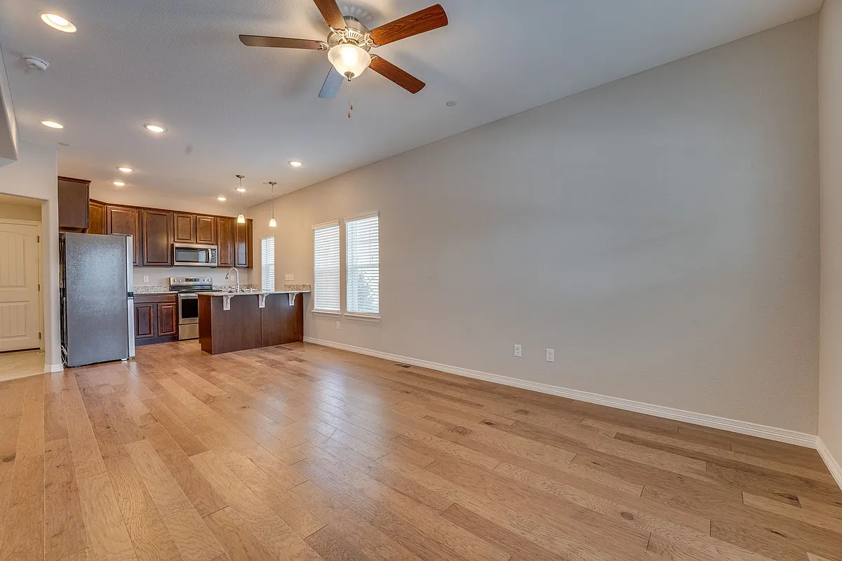 Building Photo - 2444 Ridge Top Dr #1