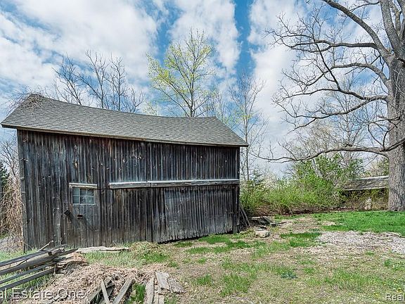 5th image of 947 E Tienken Rd