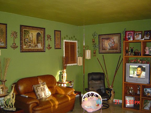 3rd image of 2917 Elizabeth Ln