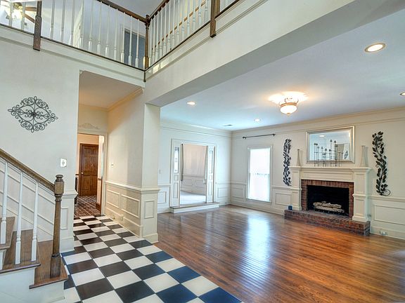 5th image of 1876 Wood Oak Dr