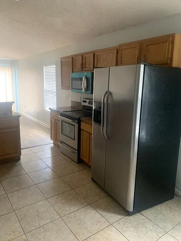 4 bed, 2.0 bath, 1750 sqft, $1,985 — Photo 1