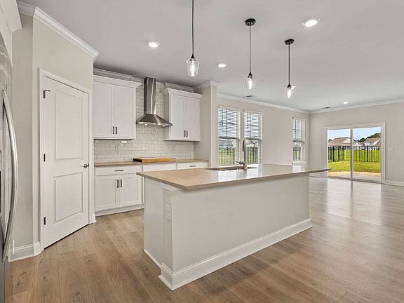 3rd image of 113 Royal Blackheath #23