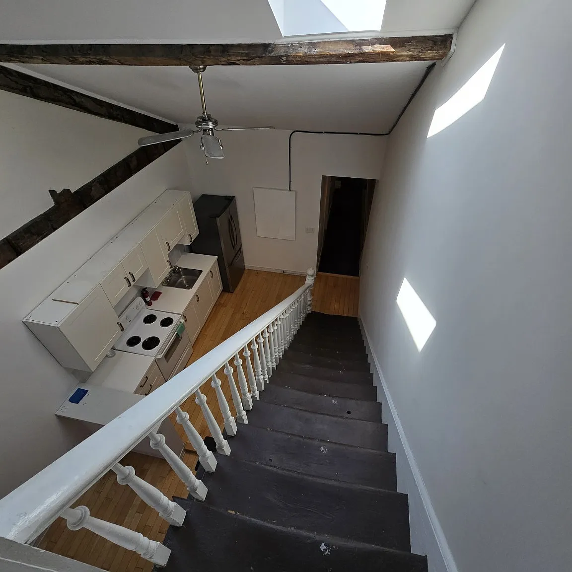 2 bed, 1063 sqft, $2,300 — Photo 3