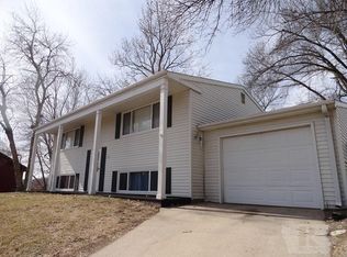 137 Solar Dr, Oskaloosa, IA