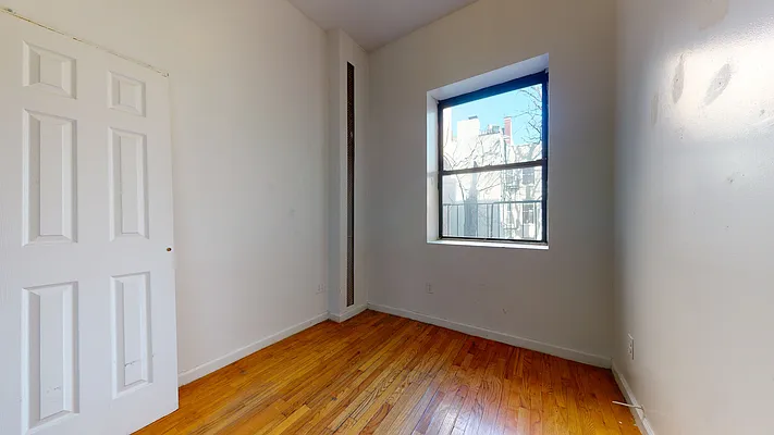 Rented by Bond New York | media 22