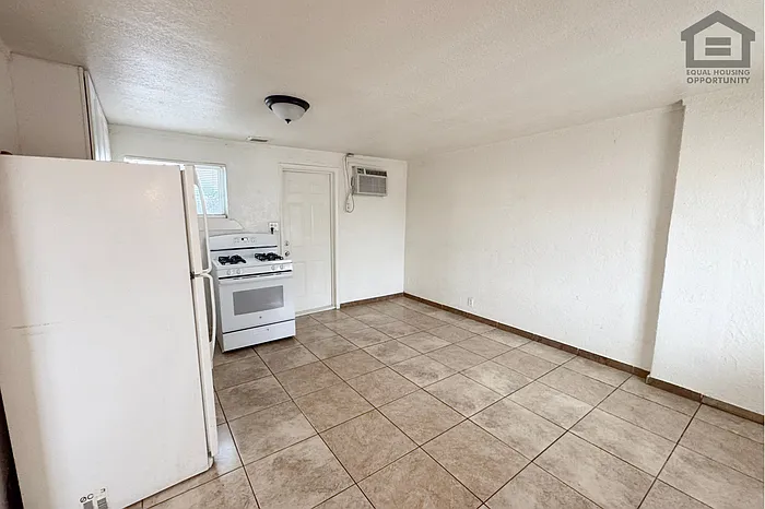 3601 W Melvin St #7 — Photo 5