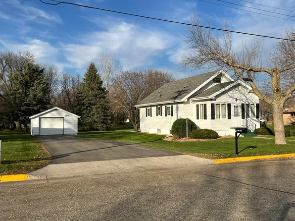 222 Elm Ave SE, Renville, MN 56284