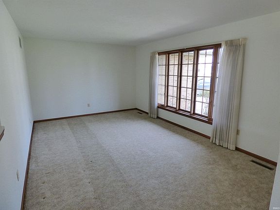 2nd image of 25520 Fawn Ridge Ct