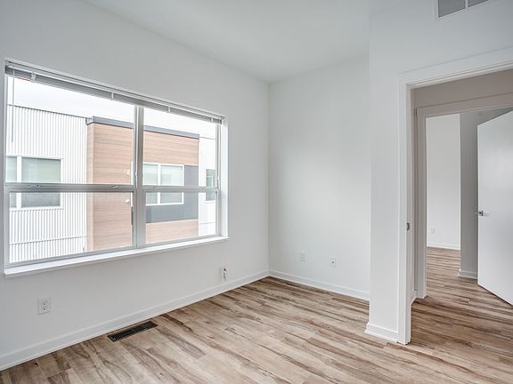 4th image of 3333 Nicollet Ave S #300
