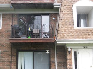 4158 Cove Lane #B, Glenview, IL 60025