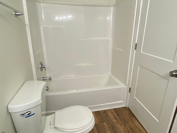 5th image of 200 Railroad Ave #1