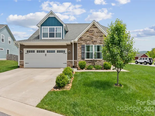 14 Montaugue St, Arden, NC 28704