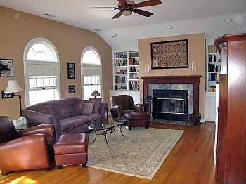 1st image of 2212 Boxwood Dr