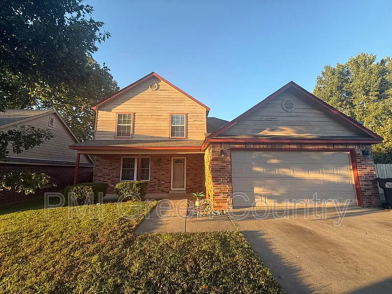 4 bed, 1566 sqft, $2,030 — Photo 1