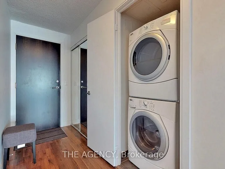 135 Village Green Sq #1015 — Photo 17