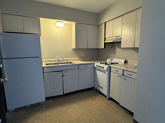 3rd image of 1123 N 33rd Ave #7C
