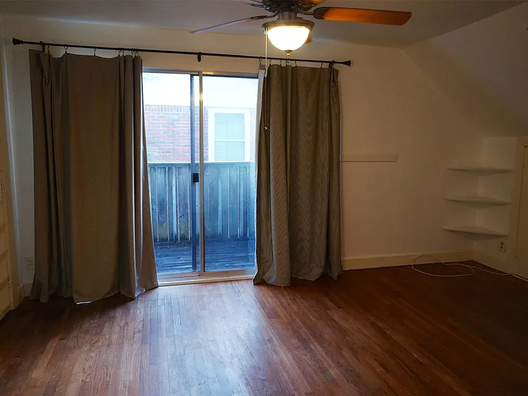 2404 Nottingham St — Photo 11
