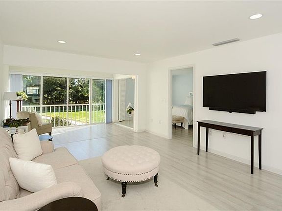 5th image of 5223 Wedgewood Ln #24