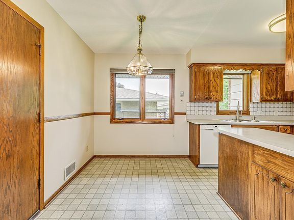 5th image of 1754 Maple Ln