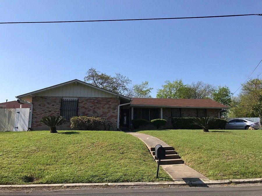 1st image of 3918 Maxine Dr