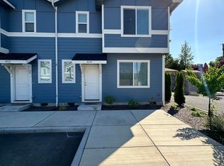 410 Oak St, Phoenix, OR 97535