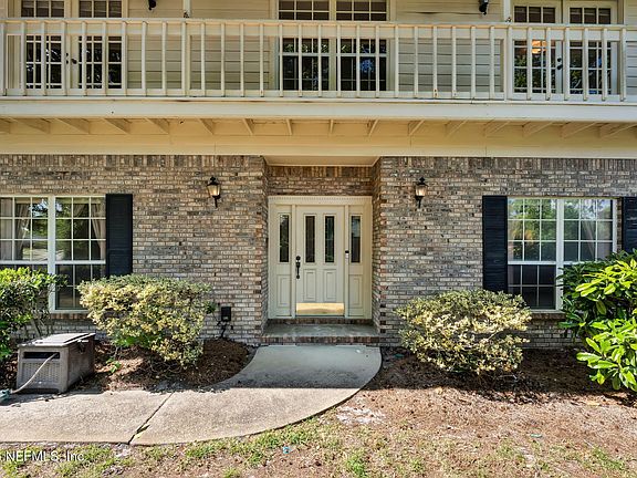 4th image of 714 BALMORAL Lane