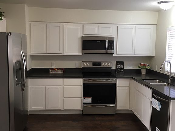 3rd image of 3440 W Peppertree Ln