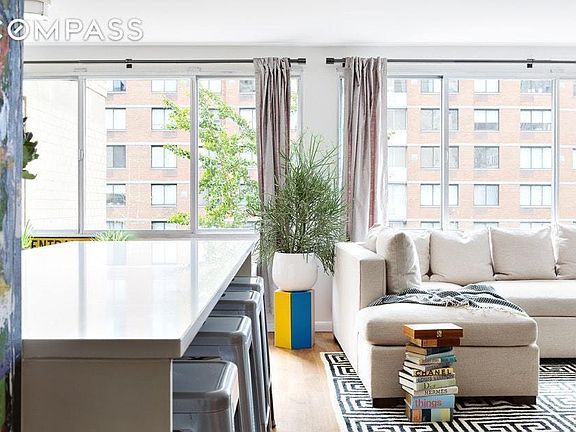 5th image of 95 W 95th St APT 3A