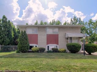6709 Geronimo St, Westland, MI 48185