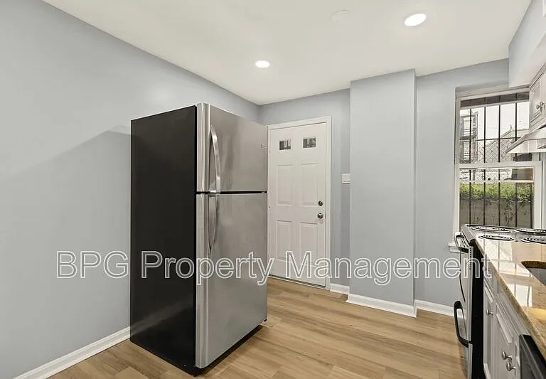 1033 5th St NE #BASEMENT — Photo 12