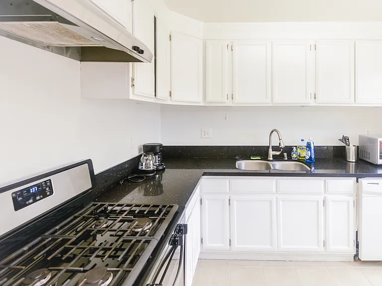 2042 S Corning St #1 — Photo 13