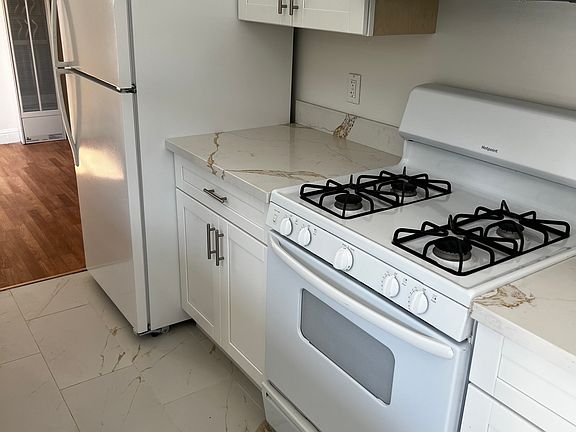 3rd image of 660 Scofield Ave APT 1