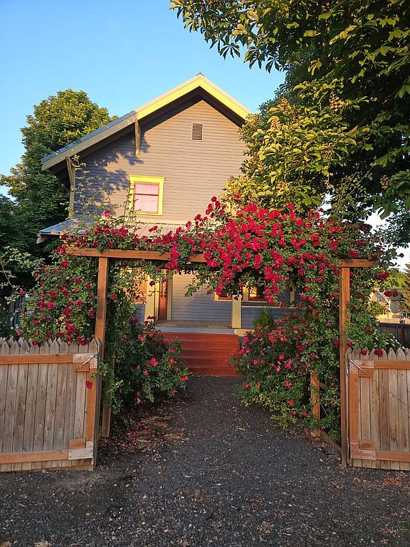 105 E St - Property Image