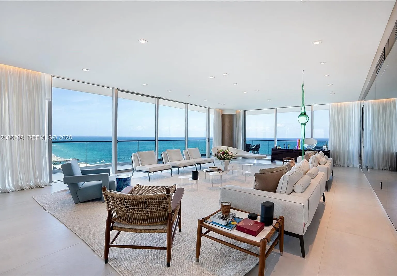 Oceana Bal Harbour Condo — Photo 1