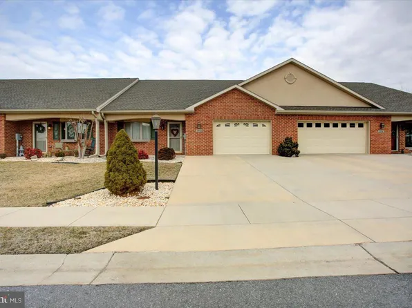 19446 Sapphire Dr, Hagerstown, MD 21742